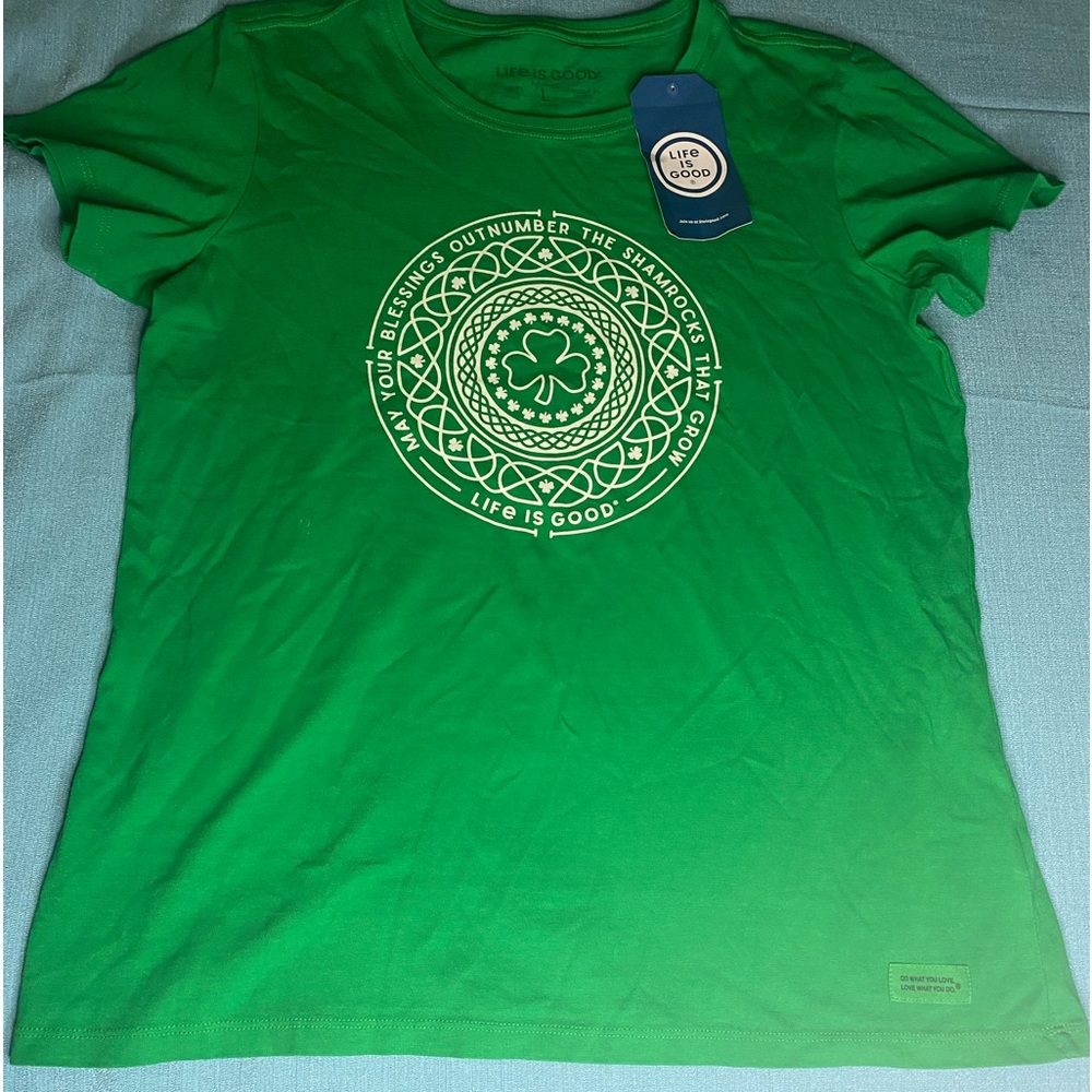 Life is good women’s crusher tee shamrock shirt green size large